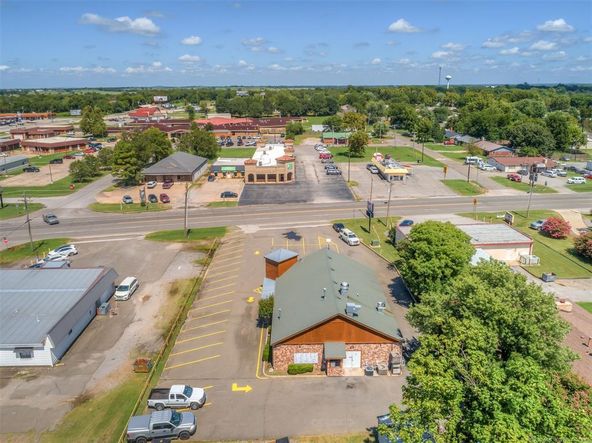 Runts BBQ: 1105 W Cherokee St, Wagoner, OK 74467